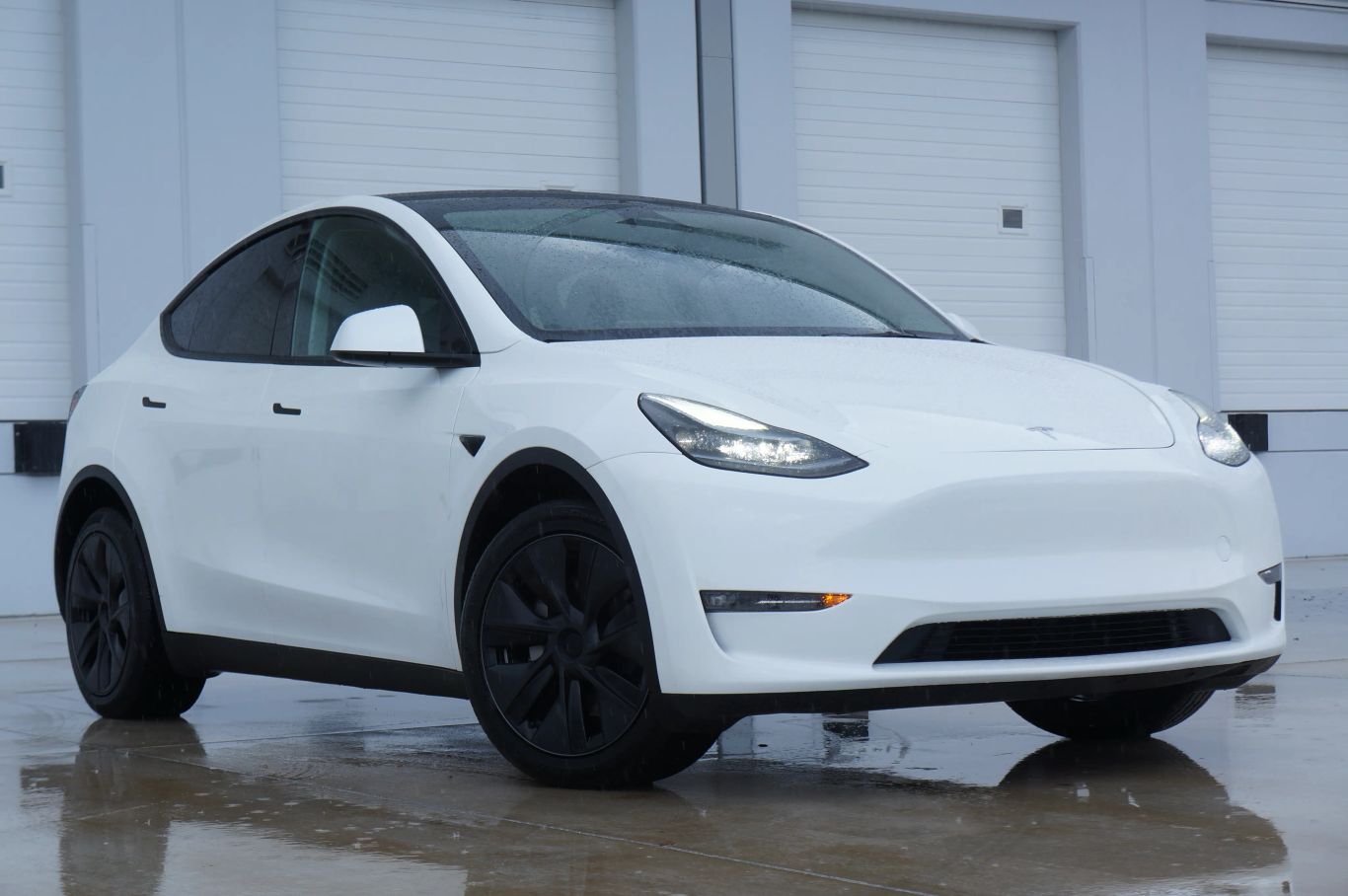 tesla model y 2025 7SAYGAEE2SF299054 image tesla model y 2025 7SAYGAEE2SF299054 image